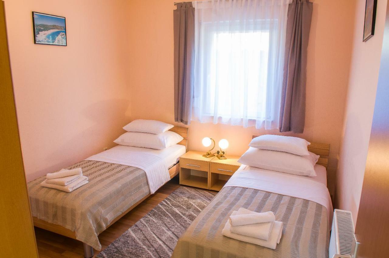 Maestral Suites Sibenik Bagian luar foto